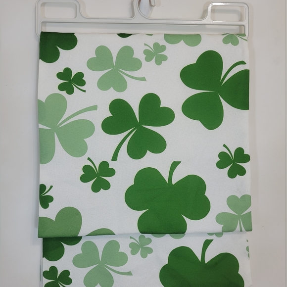 St. Patrick's Day Tablecloth - Irish Shamrocks Decoration Ireland - Picture 3 of 5